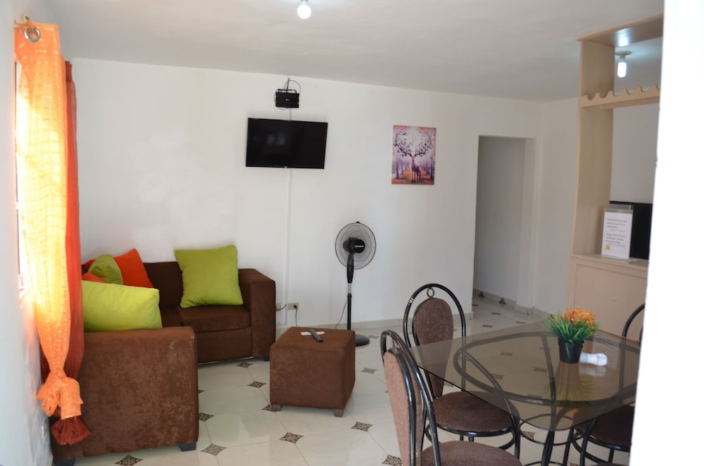 Family Apartment, 2 Bedrooms, Garden View photo 2