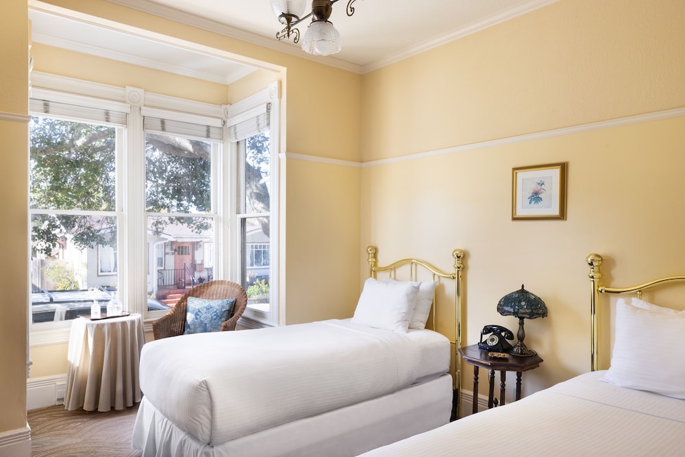 Victorian Twin Room