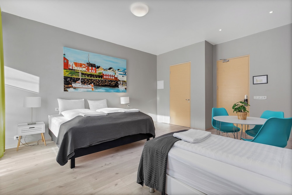 Studio, Multiple Beds - Three Adults - Photo 1