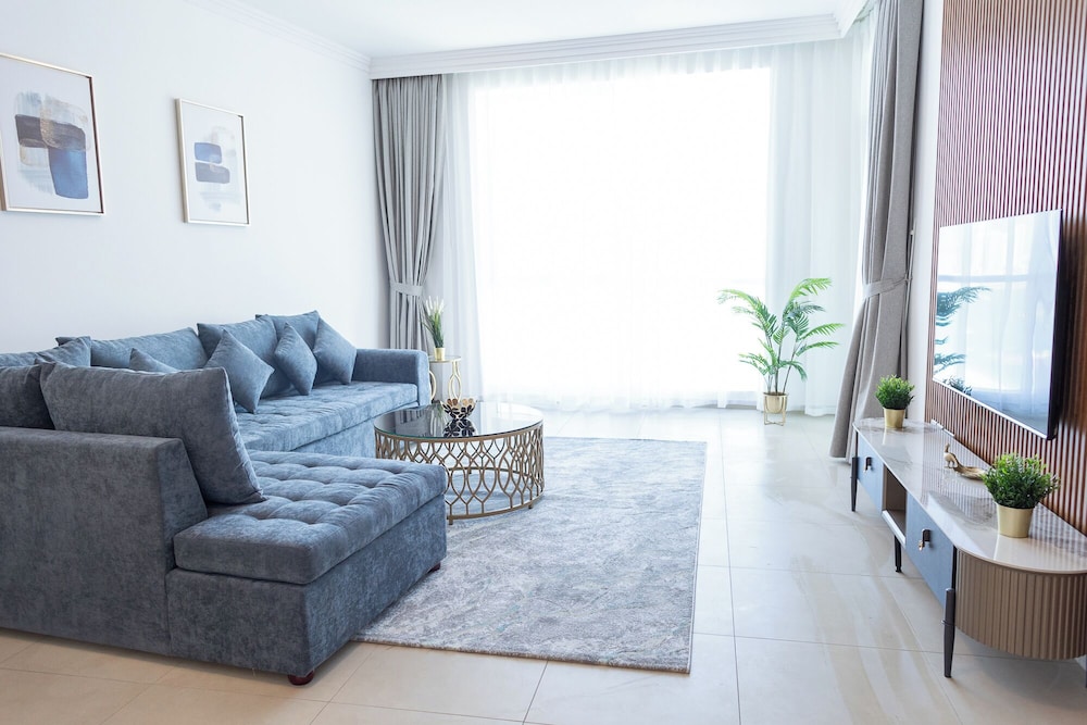 Luxury Apartment, 1 Bedroom, Balcony, Sea View photo 3