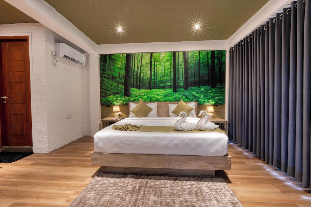 Deluxe Double Room, Balcony, Mountain View