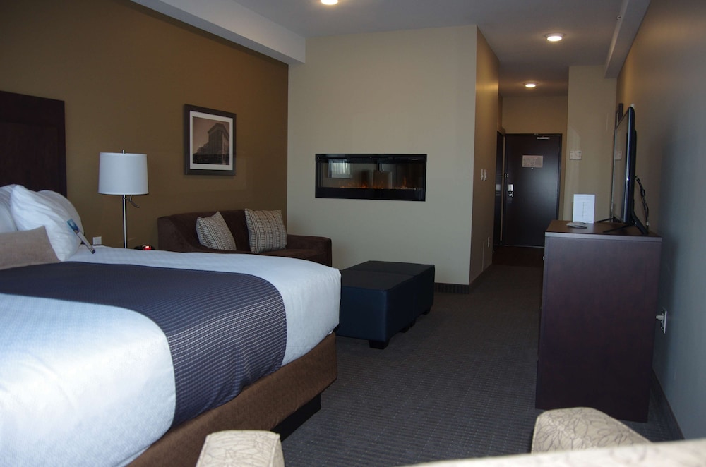Suite, 1 King Bed, Non Smoking, Jetted Tub photo 1