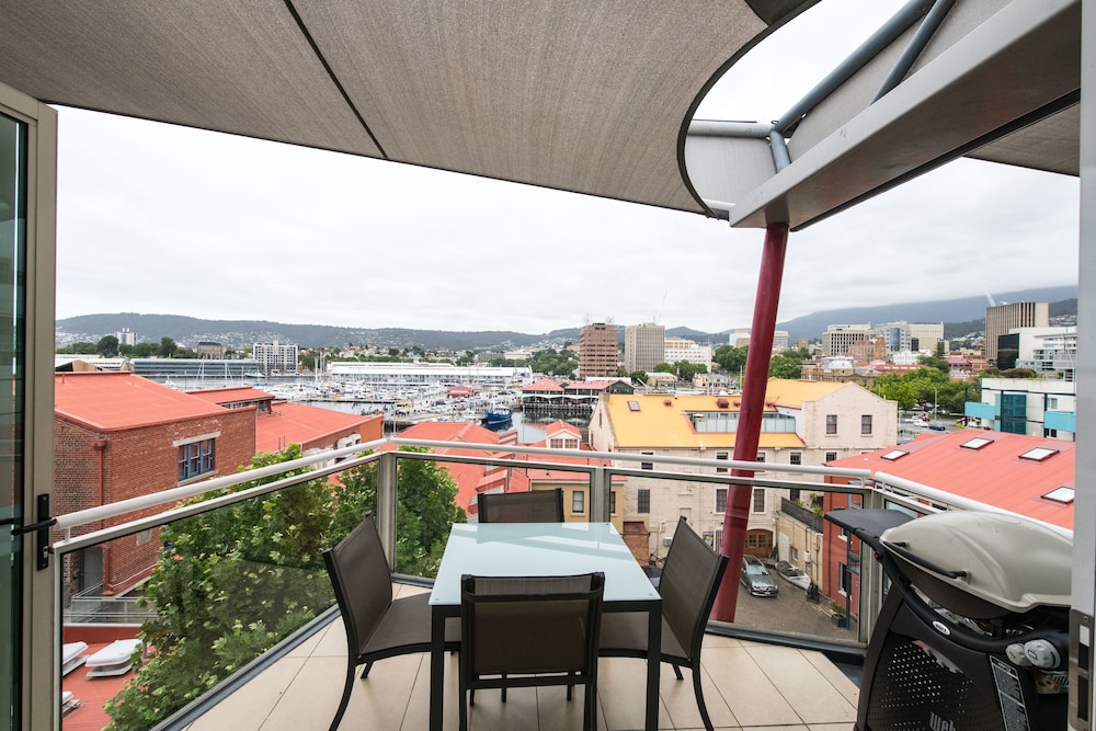 Two Bedroom Penthouse - IXL Apartments photo 2