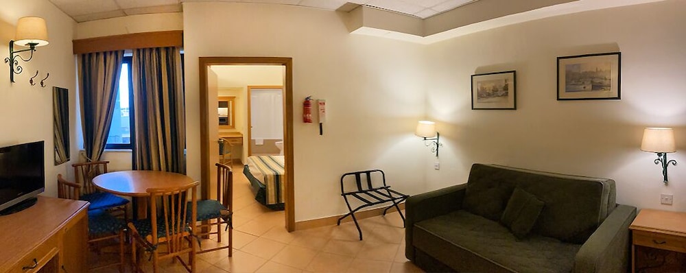 One Bedroom Apartment - Photo 1
