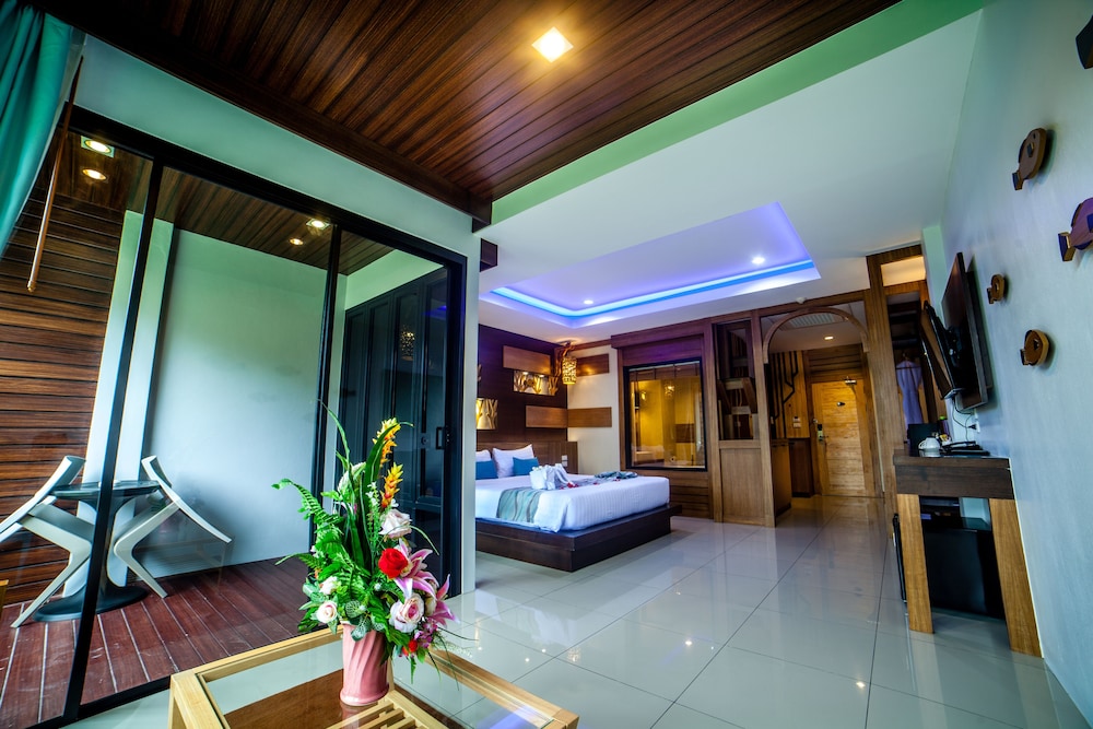 Deluxe Suite Sea View photo 2