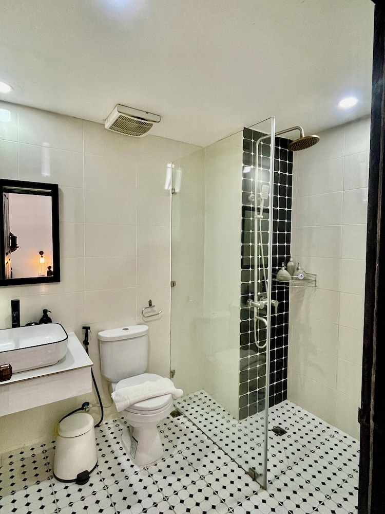 Family Triple Room, City View - Photo 4