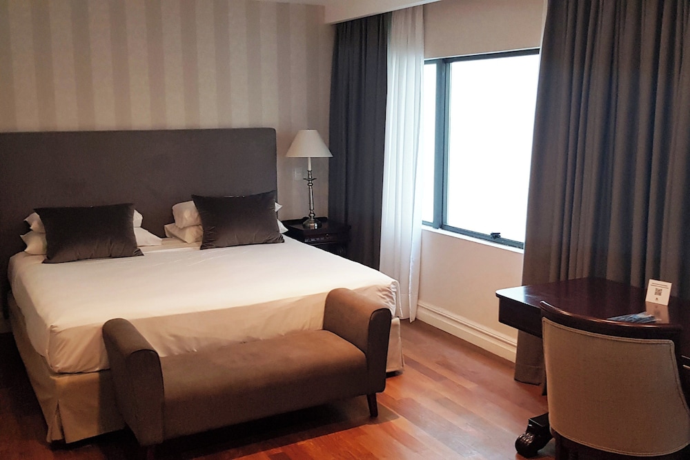 Classic Room, Pool Access