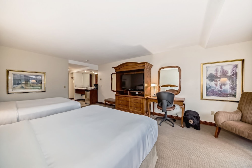 Executive Room, 2 Queen Beds photo 2