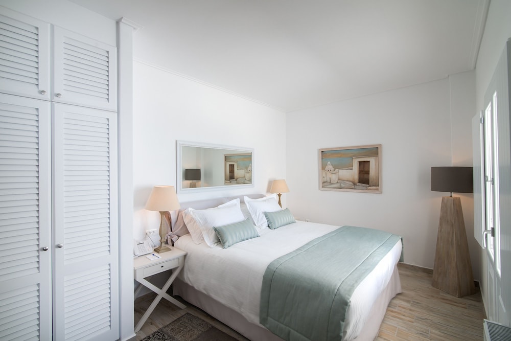 Suite, Partial Sea View (Ellen Suite)