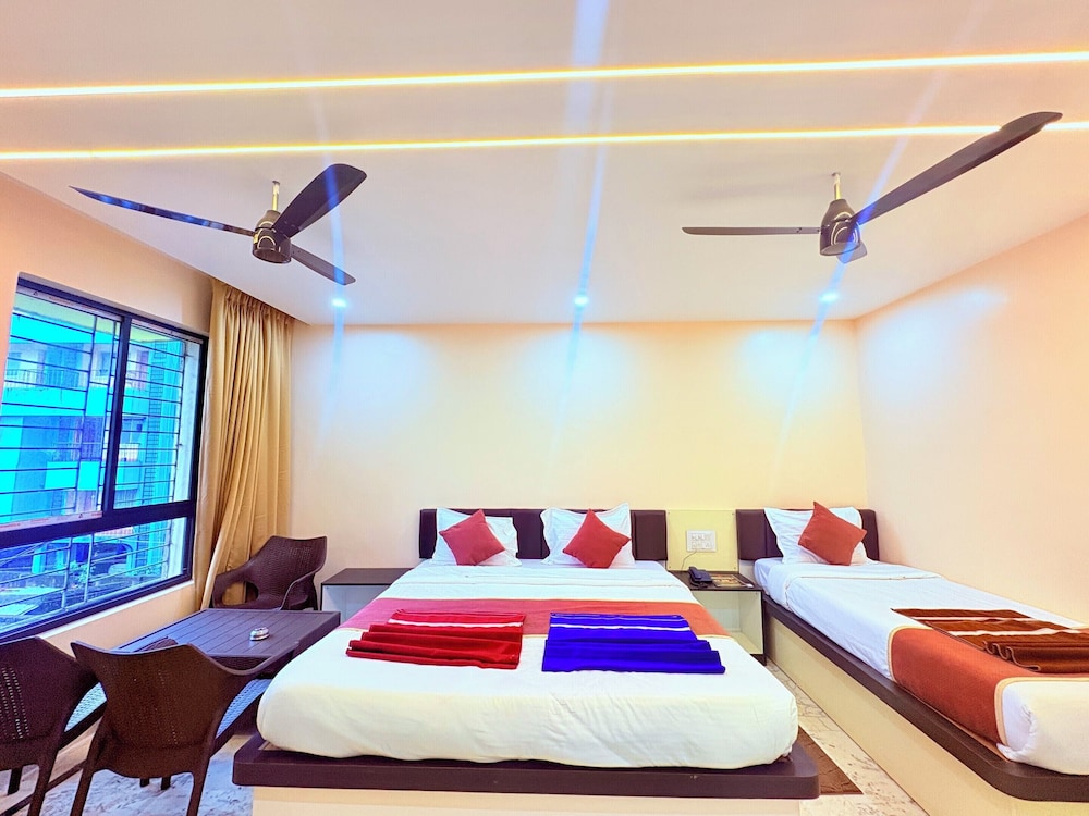 Premium Triple Room, City View