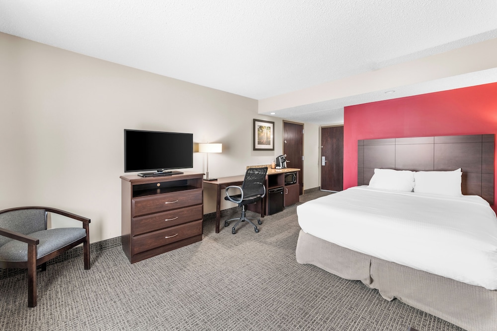 Standard Room, 1 Queen Bed with Sofa bed, Non Smoking photo 3