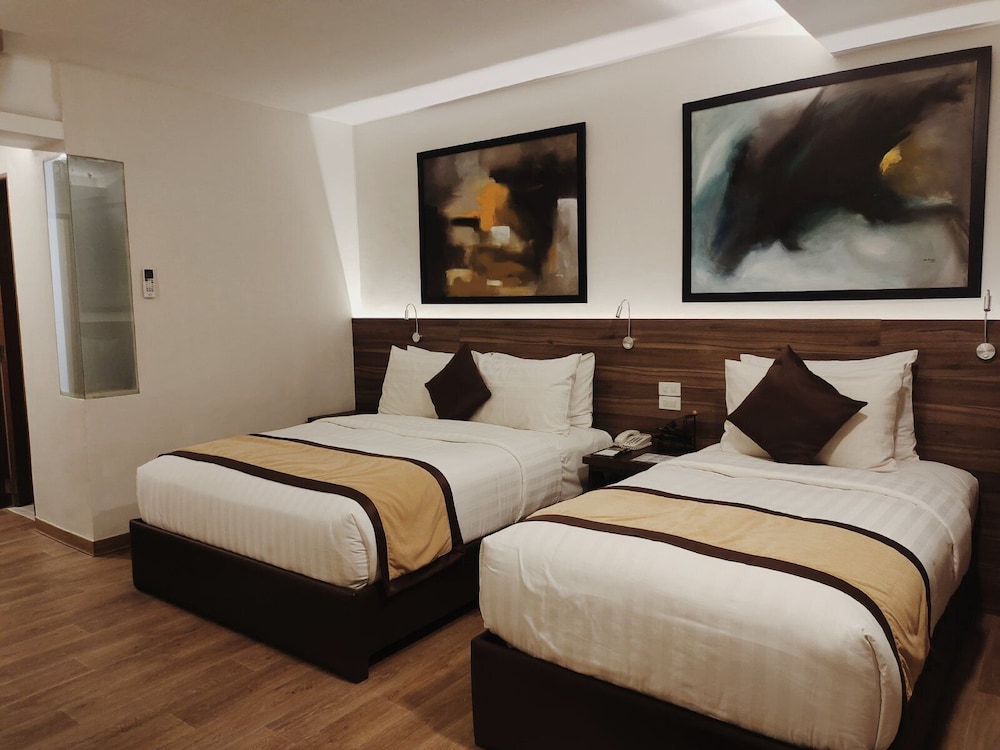 Superior Triple Room photo 3