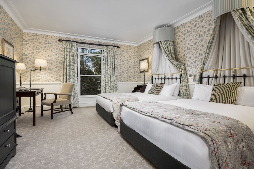 Deluxe Twin Room, 2 Queen Beds photo 3