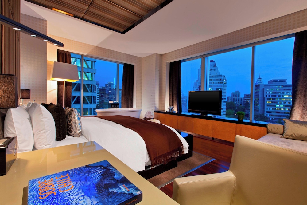 Penthouse, 1 King Bed, Terrace, Corner - Photo 4