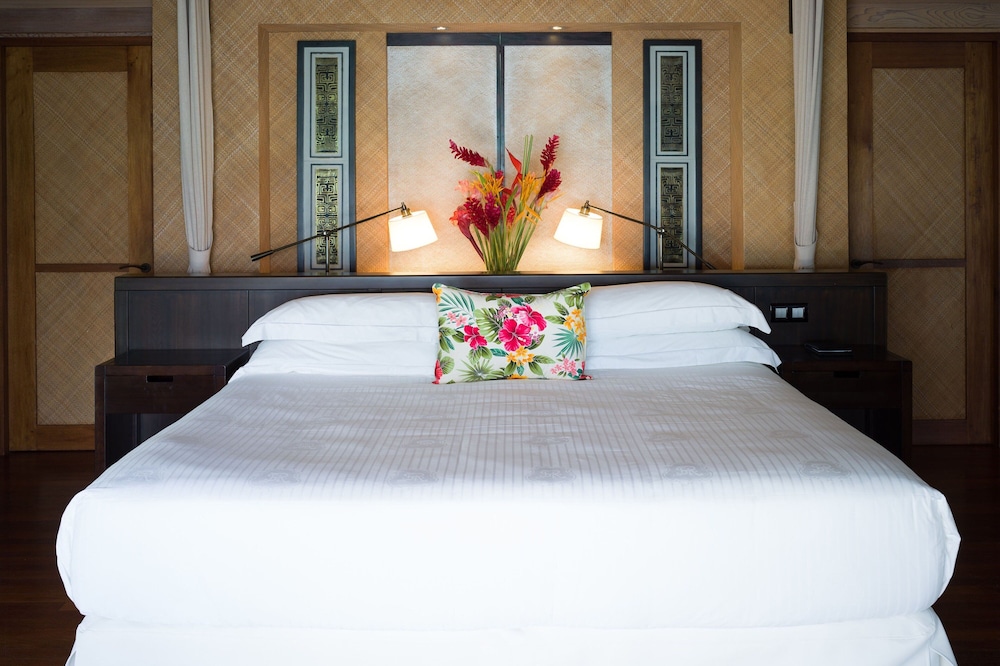 Superior Villa, 1 King Bed, Lagoon View (overwater)