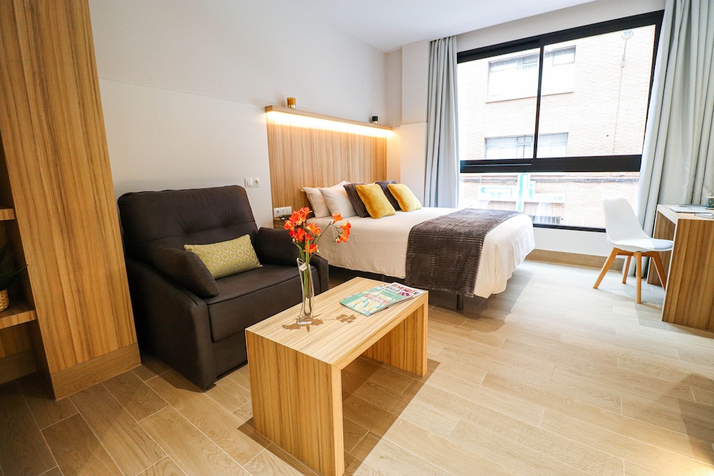 Comfort Studio, City View