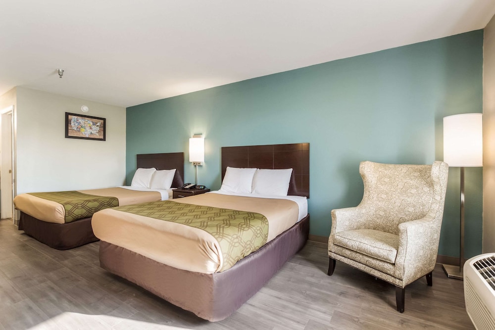 Standard Room, 2 Queen Beds, Non Smoking photo 1