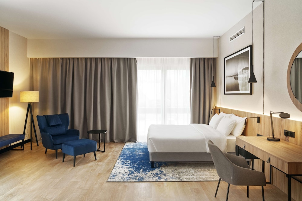 Junior Suite, Non Smoking - Photo 3