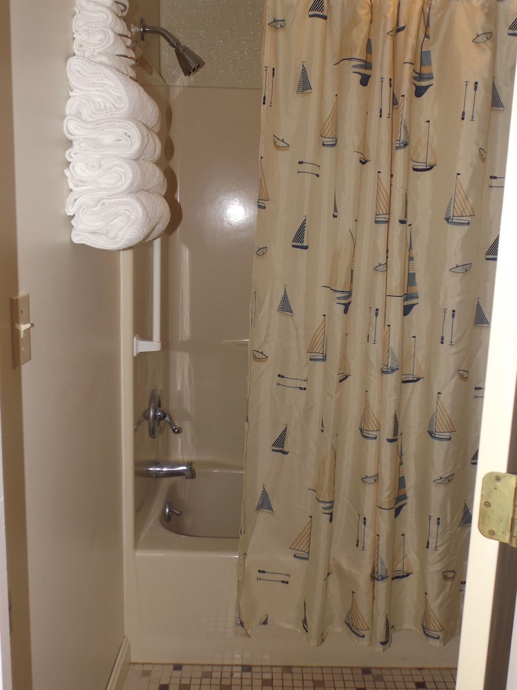 Room, 1 King Bed, First Floor