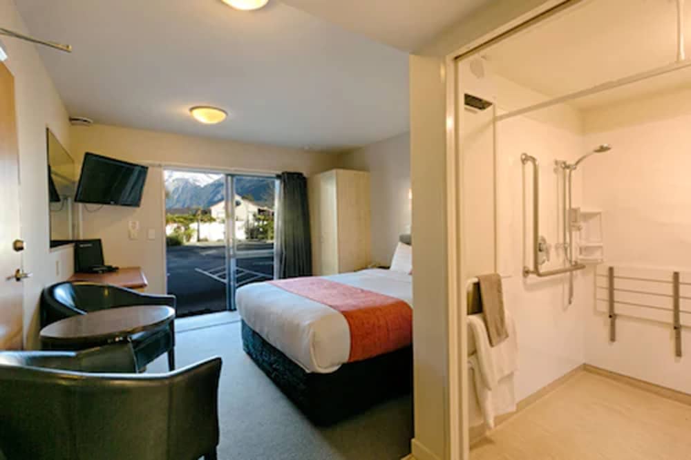 Standard Studio, 1 Queen Bed photo 2