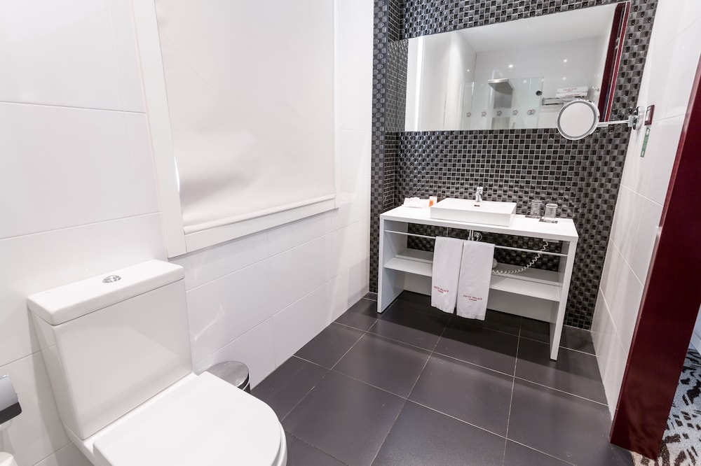 Double Room, City View