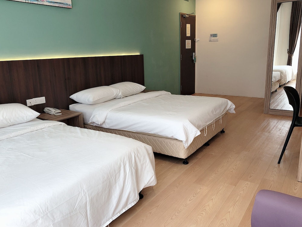 Family Quadruple Room photo 3