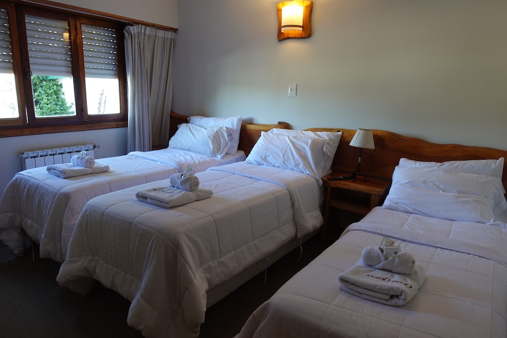 Basic Triple Room, 3 Twin Beds photo 3