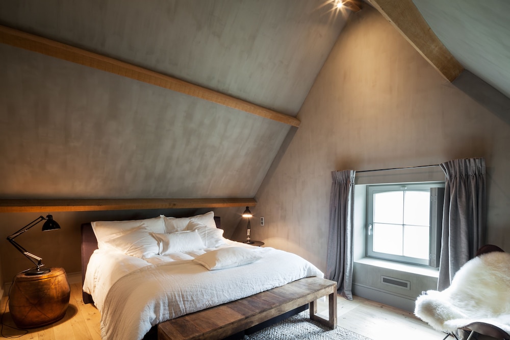 Suite, 1 King Bed photo 1
