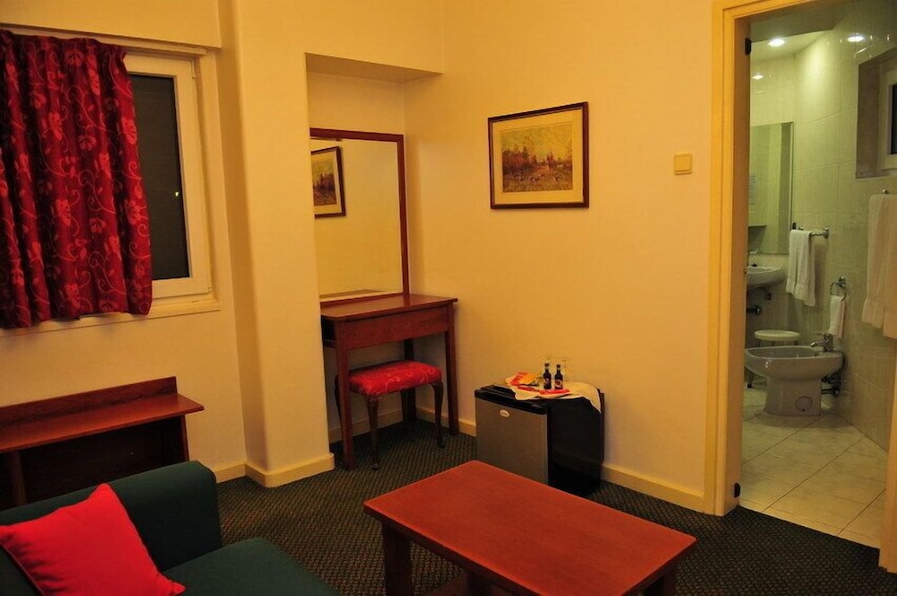 Suite, 1 King Bed photo 3