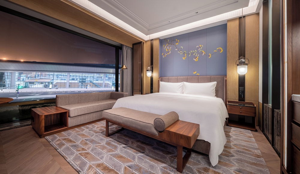 Business King Room