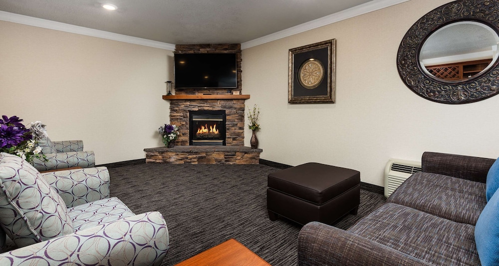 Suite, 1 King Bed, Hot Tub - Photo 1