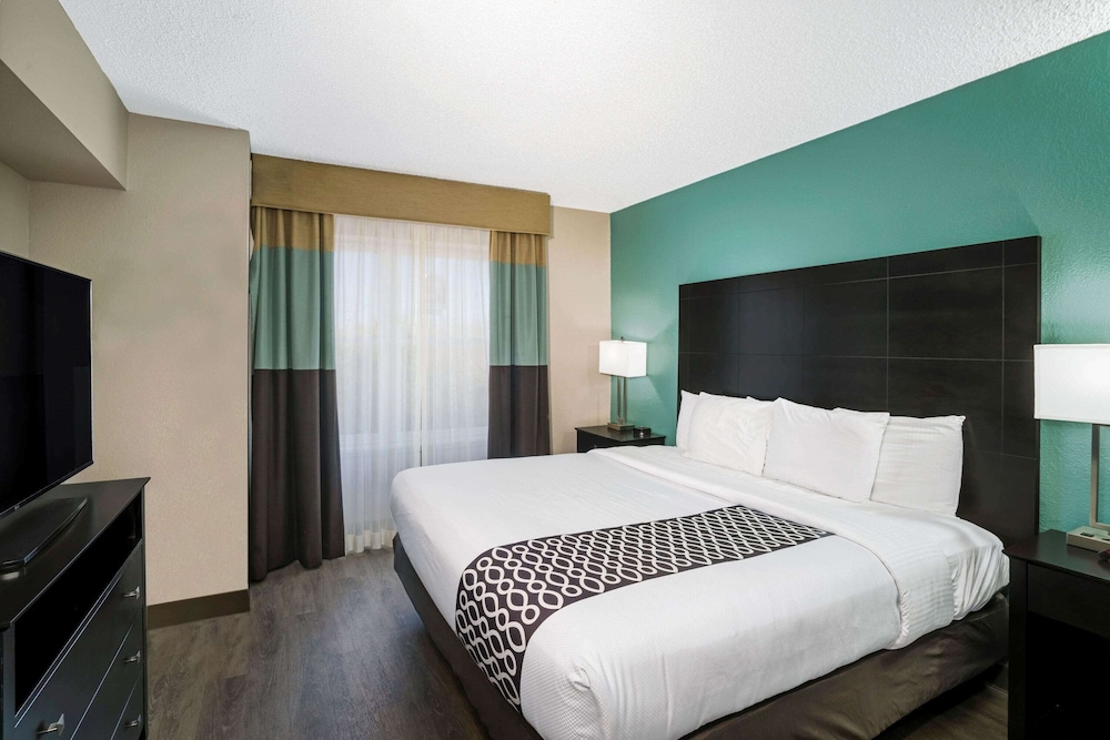 Executive Room, 1 King Bed, Non Smoking