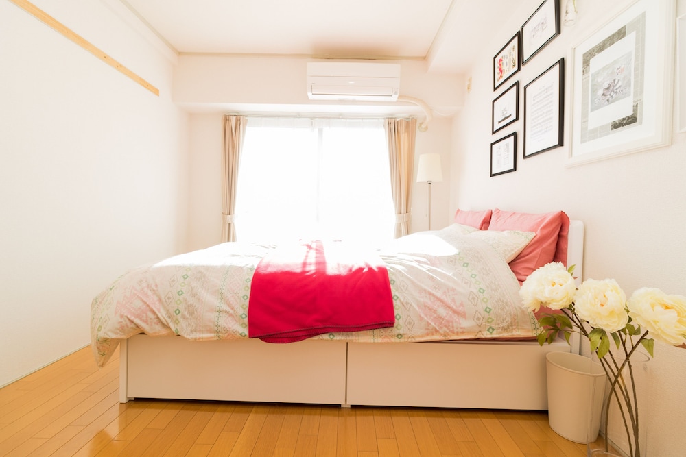 Room (/3) photo 3