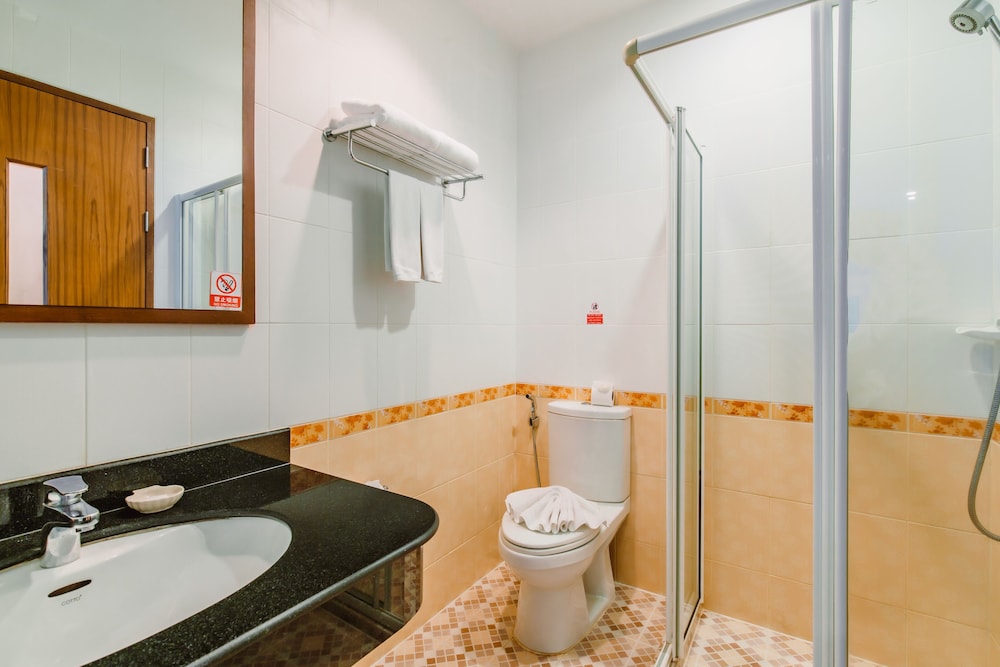 Classic Suite - Pool Access photo 2