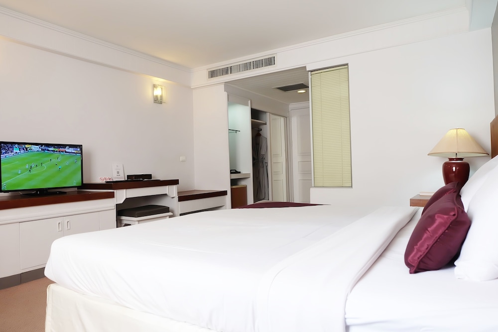 Deluxe Room - Photo 5