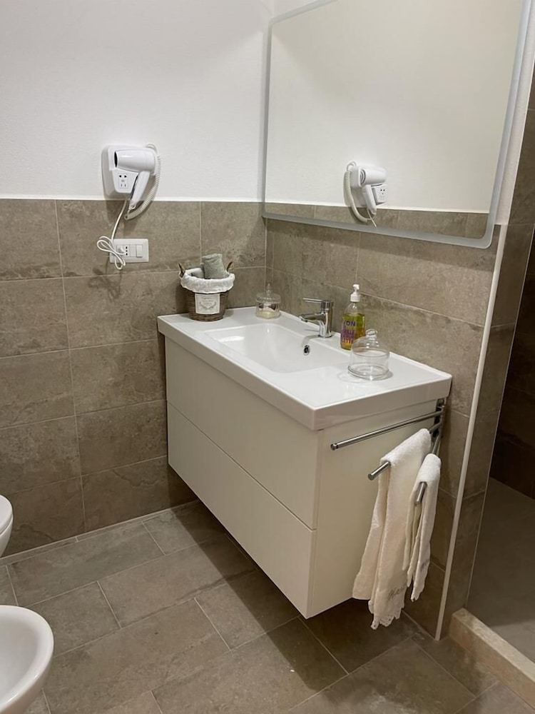 Basic Single Room photo 3