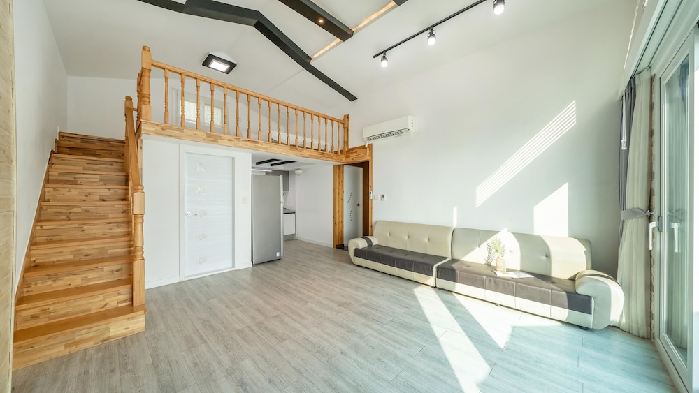 Basic Room, 2 Bedrooms (Room 107) photo 2