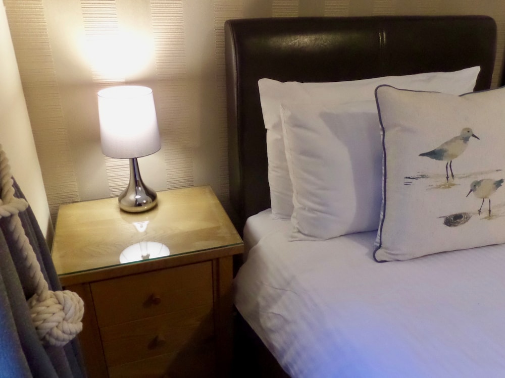Twin Room, Ensuite photo 3