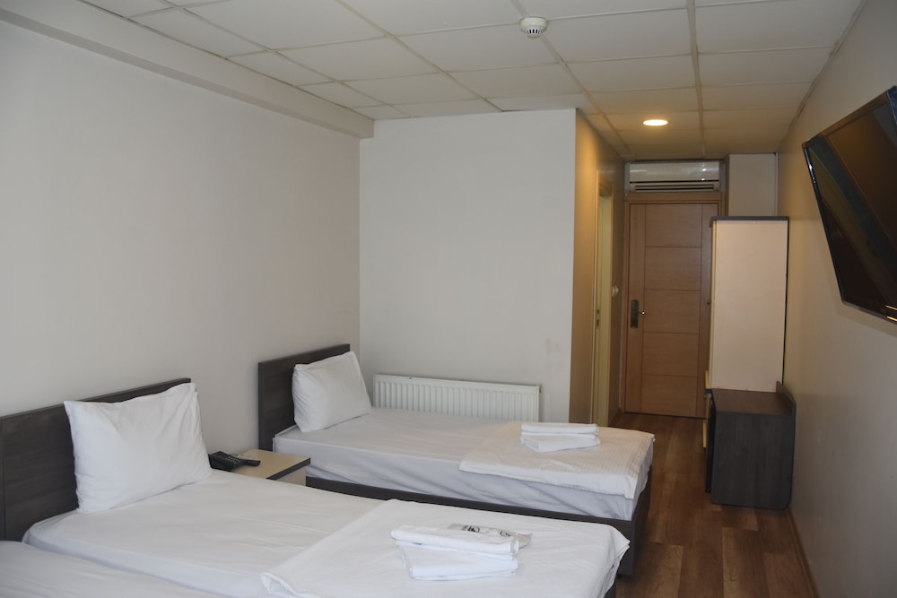 Standard Triple Room photo 2