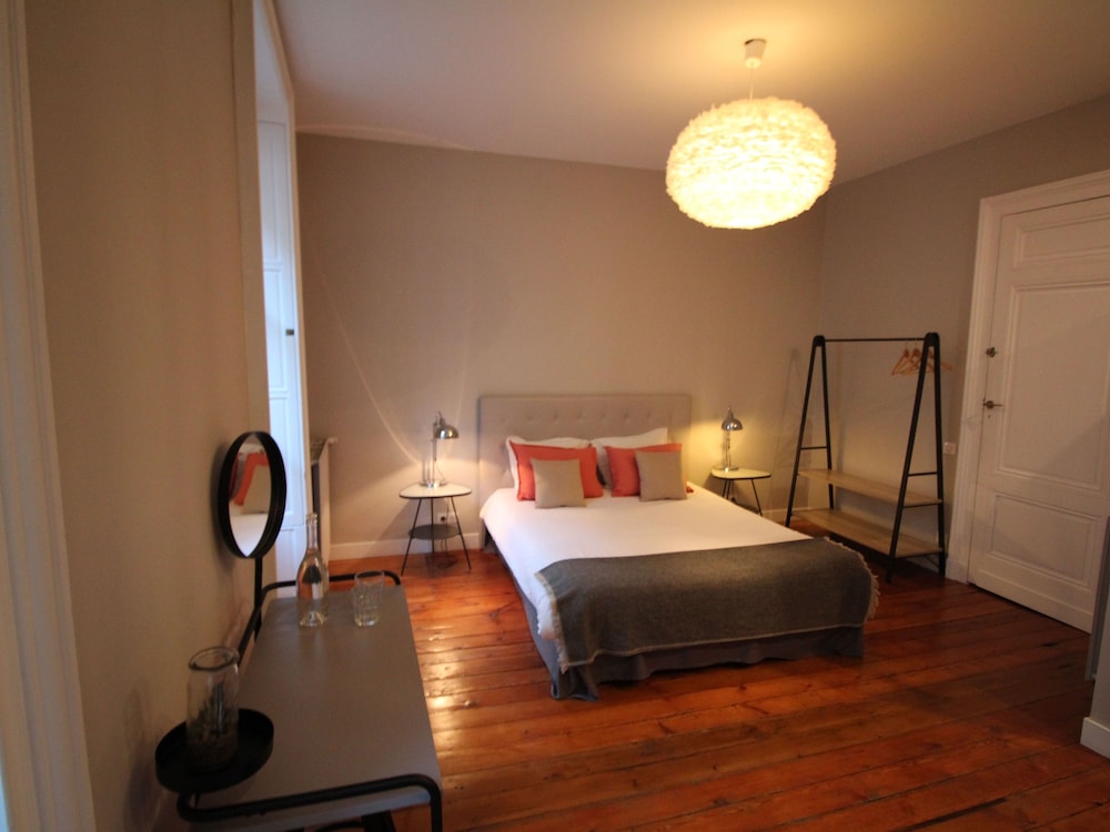 Superior Double Room, City View (Chambre Tourny)