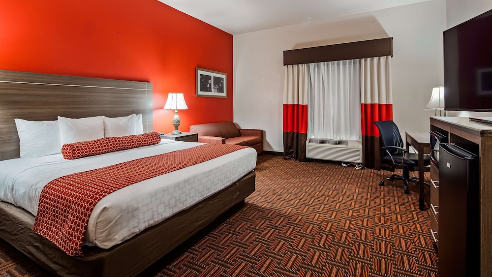 Standard Room, 1 King Bed with Sofa bed, Bathtub (with Sofabed) - Photo 1