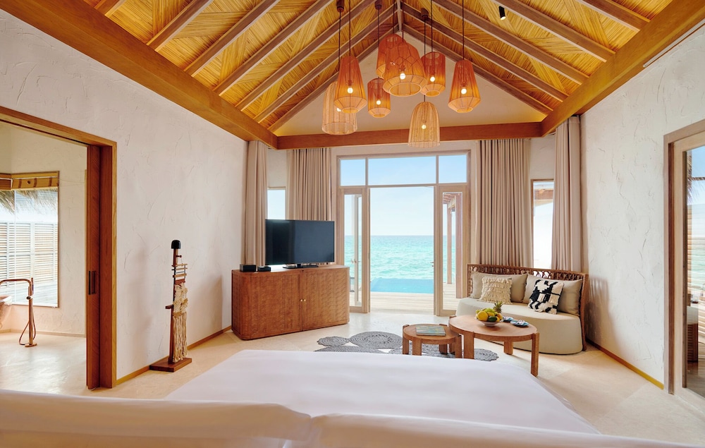 Sunrise Deluxe Beach Villa with Private Pool photo 2