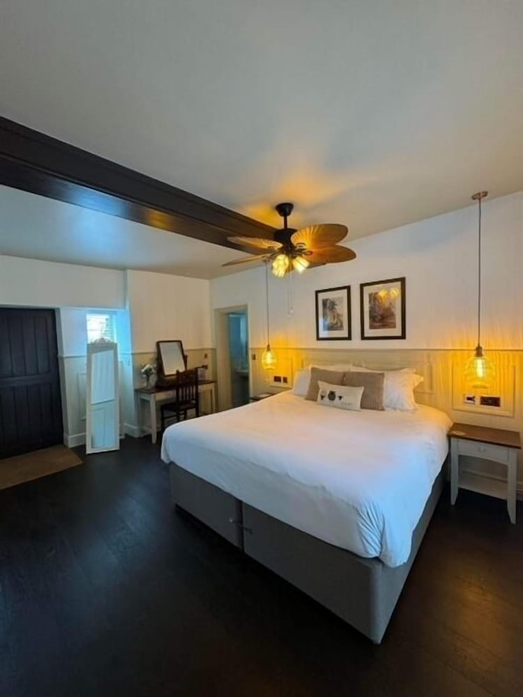 Triple Room (Room 17 Rose Cottages) photo 3