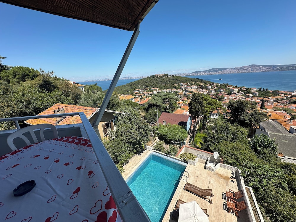 Deluxe Room, Balcony, Sea View photo 3