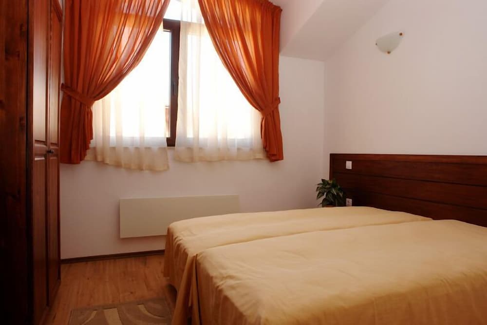 Classic Apartment, 1 Bedroom, Balcony photo 1