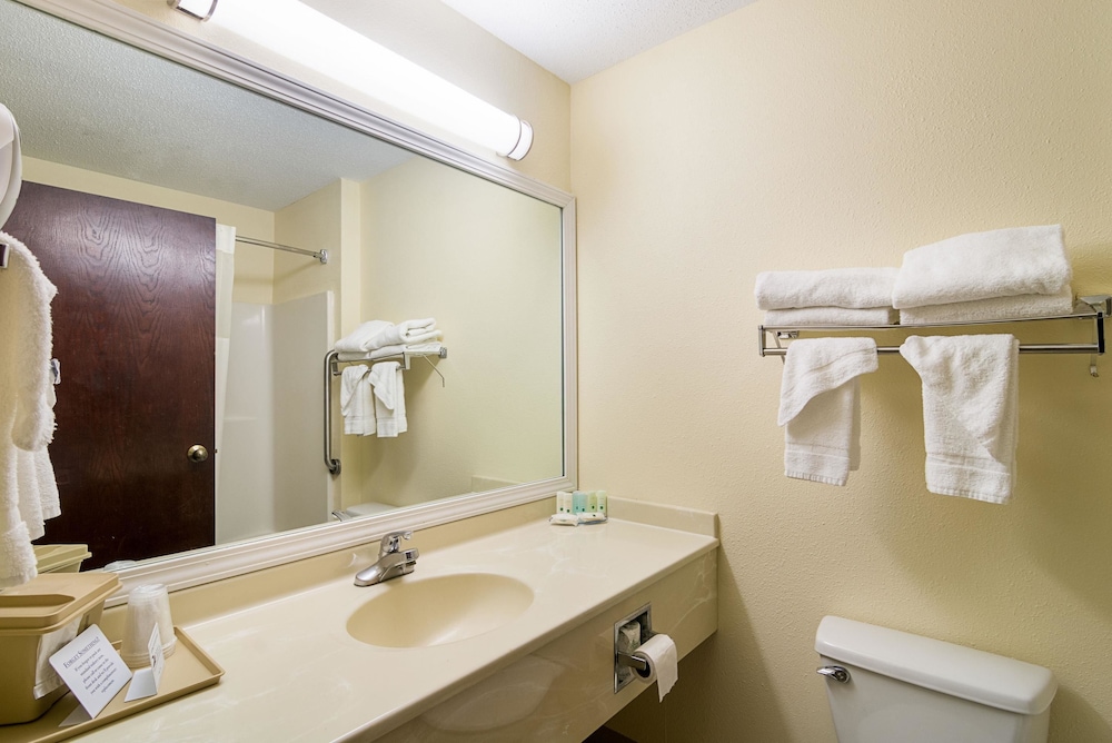 Suite, 2 Double Beds, Non Smoking - Photo 4