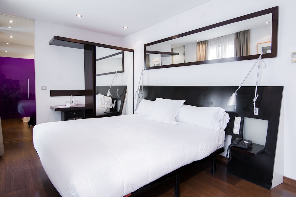 Superior Double Room, City View - Photo 2