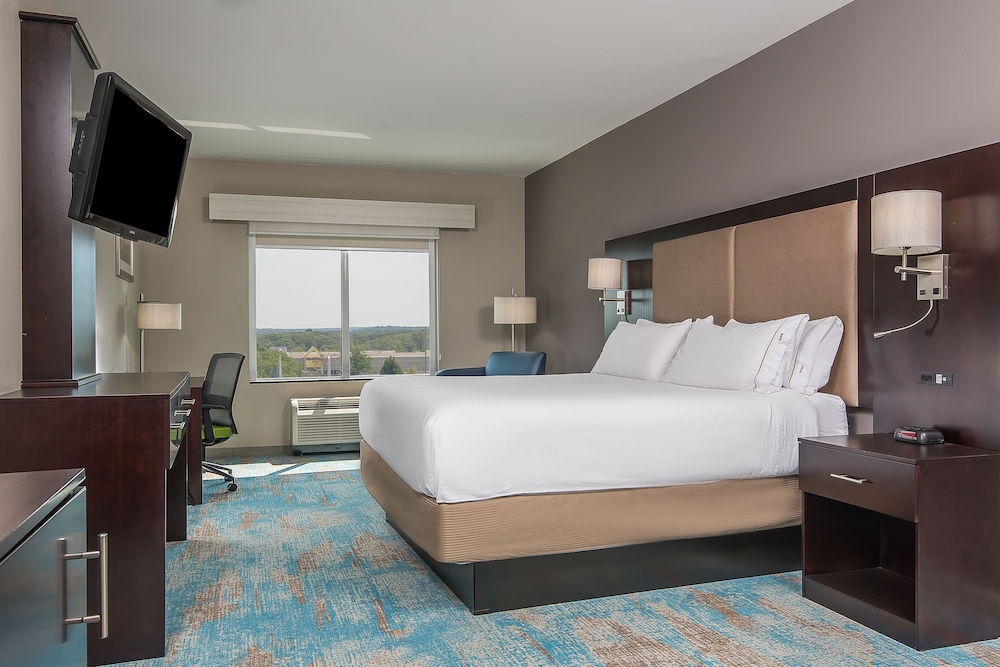 Standard Room, 1 King Bed (LEISURE)