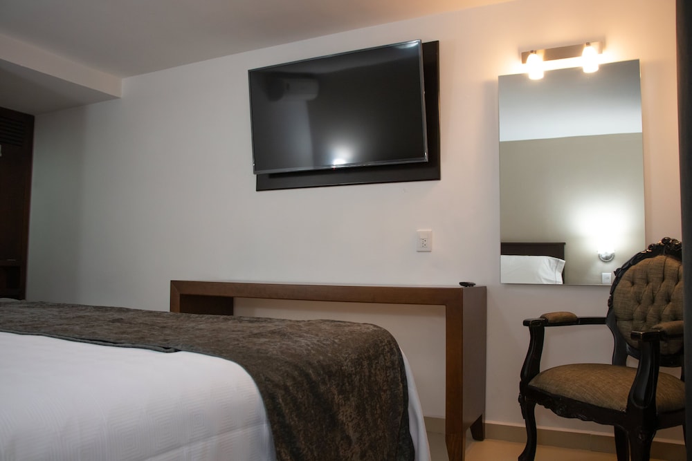 Executive Room - Photo 3