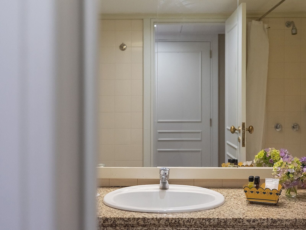 Classic Double or Twin Room - Photo 4